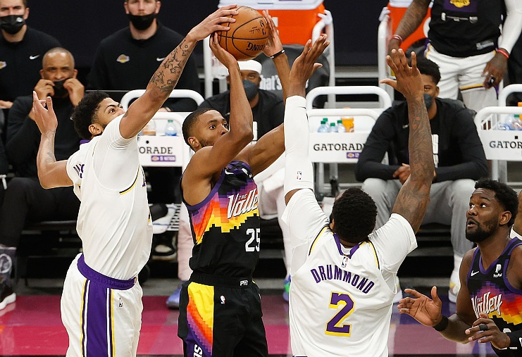  布克47分太阳加时惜败灰熊  