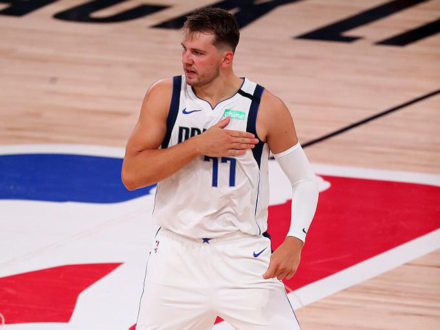  东契奇绝杀助独行侠抢七  